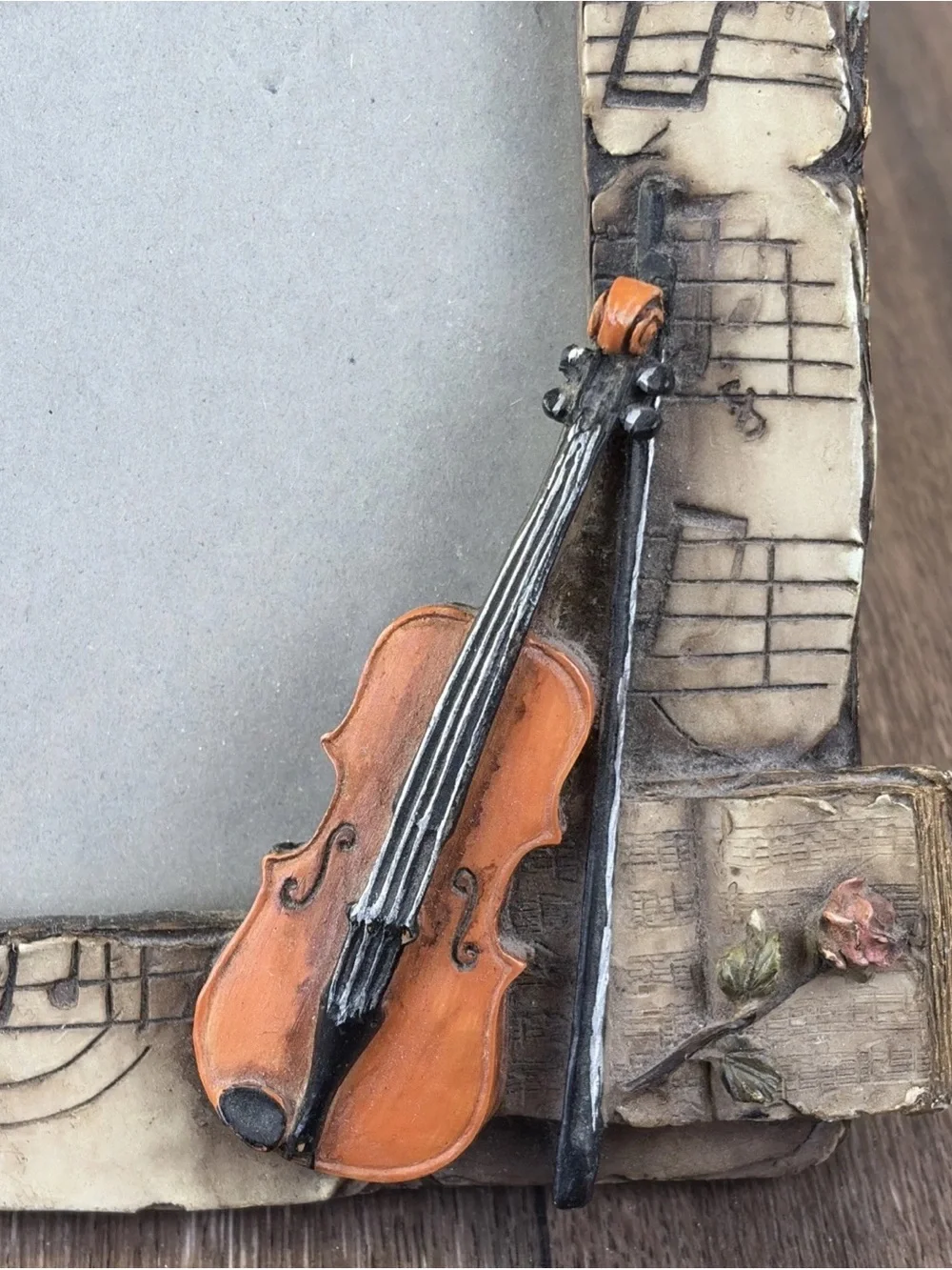 Unknown decorative music